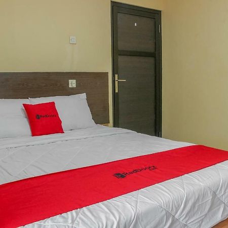 Reddoorz Syariah Near Pasar Modern Cikopo Hotell Karawang Exteriör bild