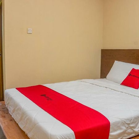 Reddoorz Syariah Near Pasar Modern Cikopo Hotell Karawang Exteriör bild